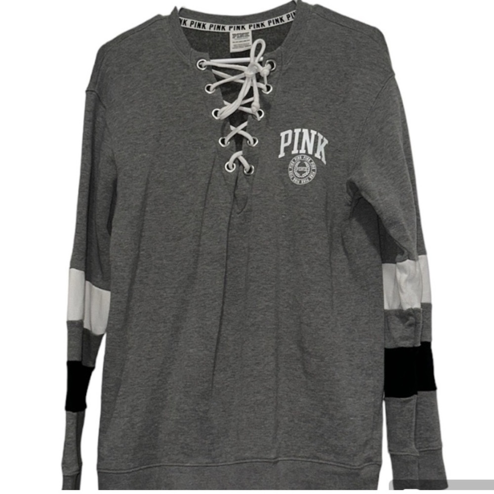 🔴 VS Pink Varsity Gray Top - Picture 1 of 8